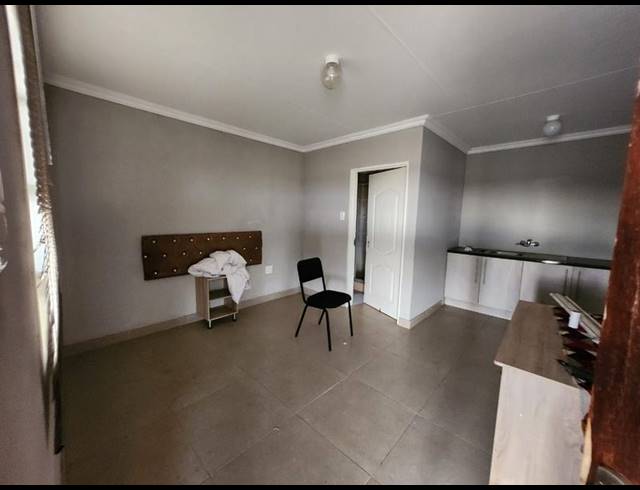 1 BEDROOM PROPERTY TO RENT IN DIEPKLOOF ZONE 4